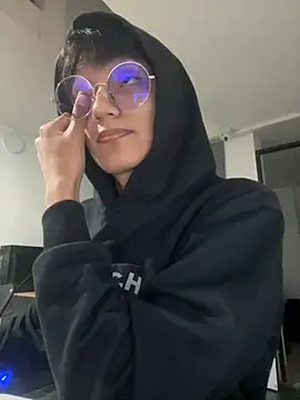 LuiSexvill online show from November 2025 06:05:02 AM