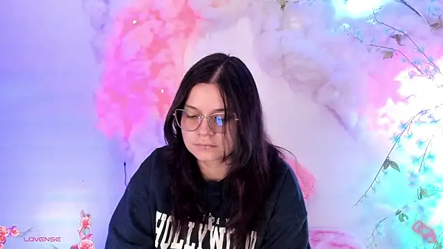 Snapshot of Mey_moon chatting on February 2025 01:12:02 AM Mey moon online show from February 2025 01:12:02 AM