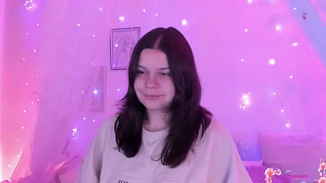 Snapshot of Mey_moon chatting on September 2025 02:33:02 AM Mey moon online show from September 2025 02:33:02 AM