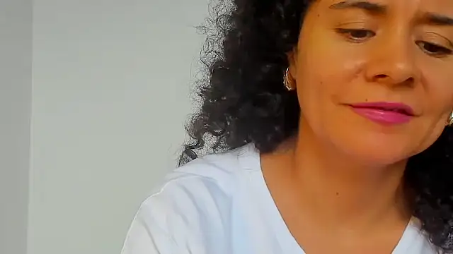 Sami Hotie1 online show from September 2025 08:44:01 PM