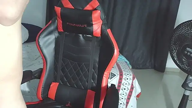 Snapshot of aresholland chatting on February 2026 03:24:01 AM aresholland online show from February 2026 03:24:01 AM