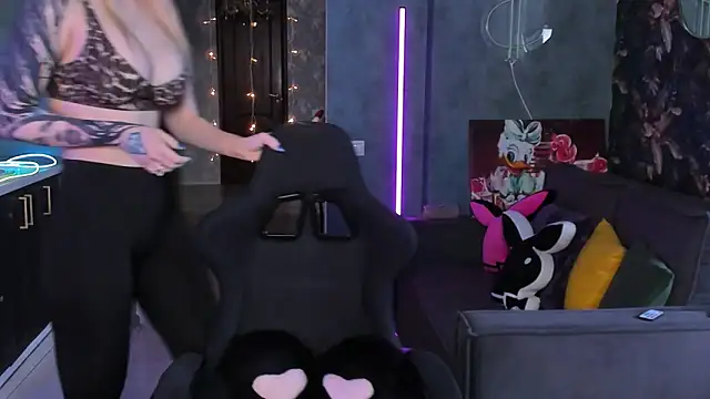 Blckmirrorr online show from February 2026 04:31:01 AM