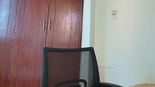 queen heather online show from March 2026 12:09:01 PM