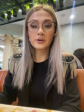 Snapshot of IsabellaDeRosa chatting on December 2024 11:43:02 AM IsabellaDeRosa online show from December 2024 11:43:02 AM