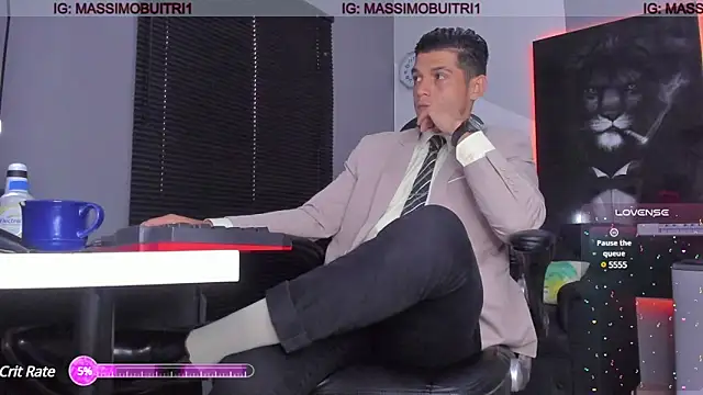 Snapshot of massimo_g chatting on December 2024 01:40:02 PM massimo g online show from December 2024 01:40:02 PM