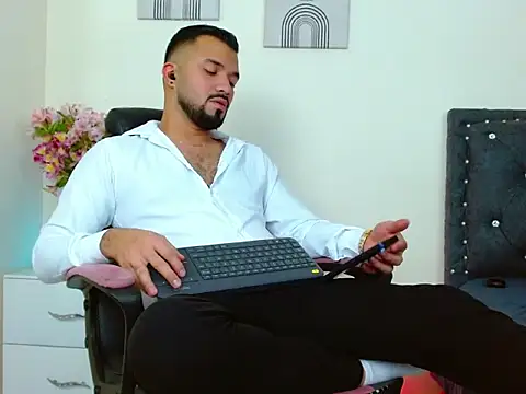 Snapshot of mathew_vidal1 chatting on April 2026 06:14:01 AM mathew vidal1 online show from April 2026 06:14:01 AM