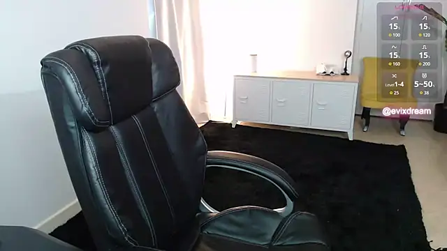 Snapshot of Crystal-dreamt chatting on April 2026 09:10:01 AM Crystal-dreamt online show from April 2026 09:10:01 AM