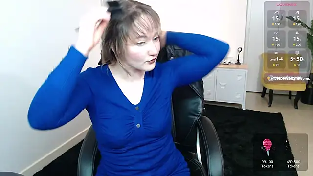 Snapshot of Crystal-dreamt chatting on April 2026 03:28:02 PM Crystal-dreamt online show from April 2026 03:28:02 PM