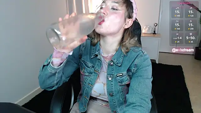 Snapshot of Crystal-dreamt chatting on April 2026 02:53:01 PM Crystal-dreamt online show from April 2026 02:53:01 PM