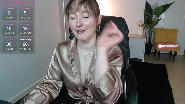 Snapshot of Crystal-dreamt chatting on May 2026 01:30:01 PM Crystal-dreamt online show from May 2026 01:30:01 PM