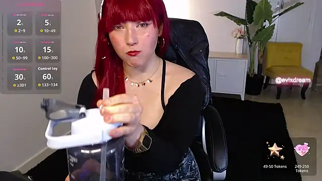 Snapshot of Crystal-dreamt chatting on May 2026 01:07:02 PM Crystal-dreamt online show from May 2026 01:07:02 PM