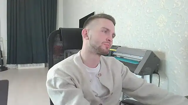 Marselle Laker online show from November 2025 10:29:02 PM