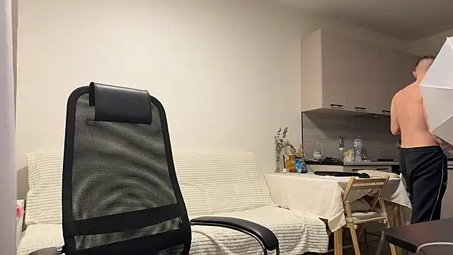 Marselle Laker online show from December 2025 02:11:01 PM