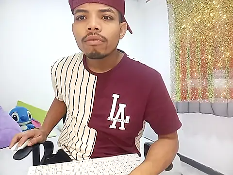 danidiazto2023 online show from February 2025 08:48:02 PM