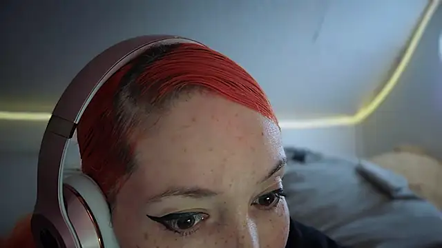 FRRANNKIE online show from October 2025 06:38:02 PM