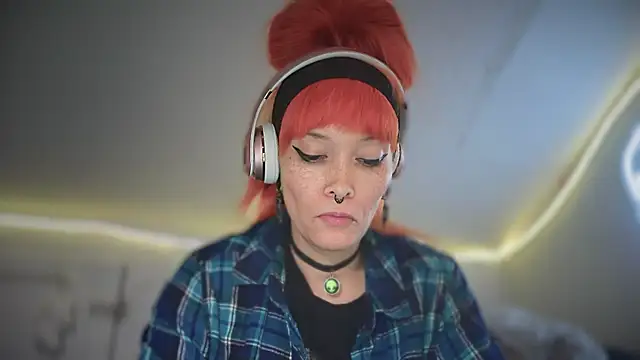 FRRANNKIE online show from October 2025 05:48:02 PM