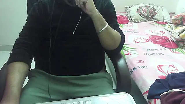 Snapshot of rentarob chatting on February 2025 05:50:01 PM rentarob online show from February 2025 05:50:01 PM