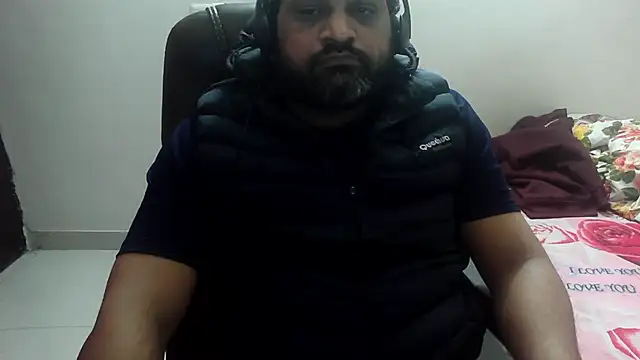 Snapshot of rentarob chatting on February 2025 06:13:02 PM rentarob online show from February 2025 06:13:02 PM
