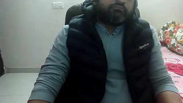 Snapshot of rentarob chatting on February 2025 05:07:01 PM rentarob online show from February 2025 05:07:01 PM