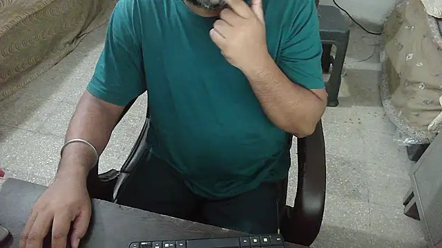 Snapshot of rentarob chatting on September 2025 08:02:02 PM rentarob online show from September 2025 08:02:02 PM