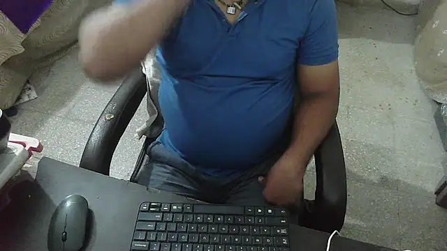 Snapshot of rentarob chatting on October 2025 09:35:02 PM rentarob online show from October 2025 09:35:02 PM