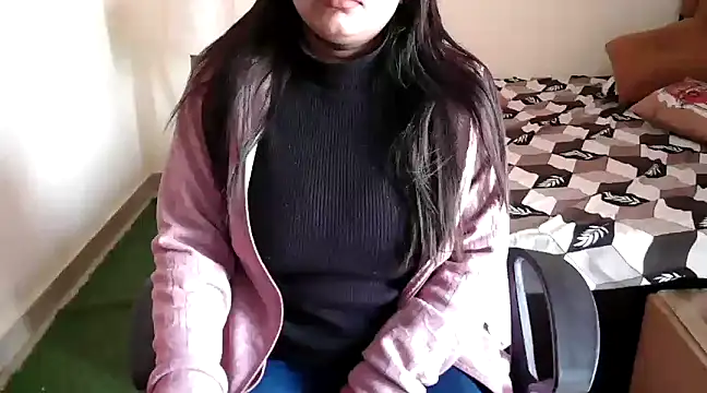 Snapshot of shivi_moto chatting on December 2024 04:45:01 AM shivi moto online show from December 2024 04:45:01 AM