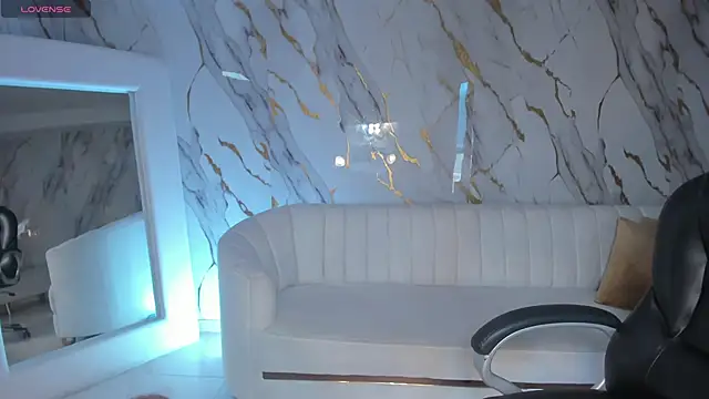 Snapshot of DannaCruz chatting on October 2025 05:43:01 PM DannaCruz online show from October 2025 05:43:01 PM