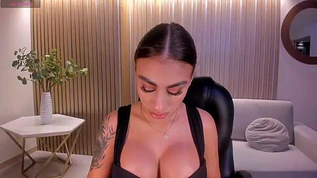 Snapshot of DannaCruz chatting on November 2025 07:14:02 PM DannaCruz online show from November 2025 07:14:02 PM