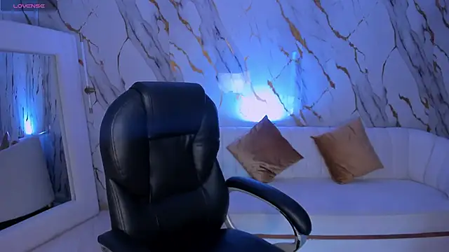 Snapshot of DannaCruz chatting on January 2026 07:04:01 PM DannaCruz online show from January 2026 07:04:01 PM