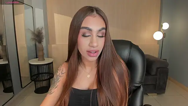 Snapshot of DannaCruz chatting on January 2026 07:30:01 PM DannaCruz online show from January 2026 07:30:01 PM