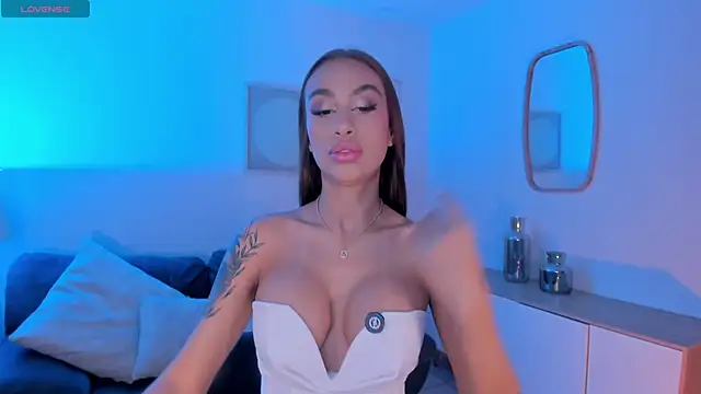 Snapshot of DannaCruz chatting on April 2026 07:33:02 PM DannaCruz online show from April 2026 07:33:02 PM