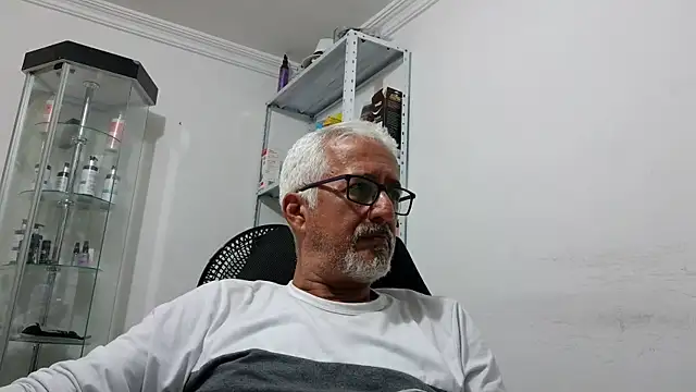 Snapshot of cenizo10124 chatting on November 2025 02:06:01 AM cenizo10124 online show from November 2025 02:06:01 AM