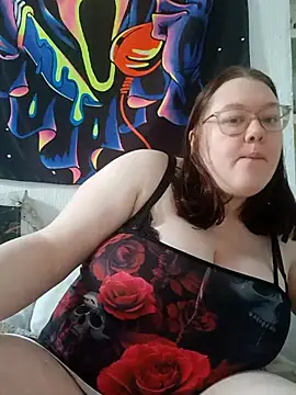 Snapshot of Sexycurvyemilyy chatting on April 2026 02:00:02 PM Sexycurvyemilyy online show from April 2026 02:00:02 PM