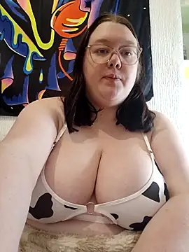Snapshot of Sexycurvyemilyy chatting on April 2026 08:02:01 PM Sexycurvyemilyy online show from April 2026 08:02:01 PM