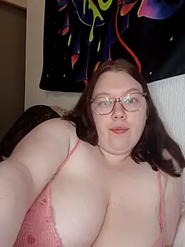 Snapshot of Sexycurvyemilyy chatting on April 2026 08:15:02 PM Sexycurvyemilyy online show from April 2026 08:15:02 PM