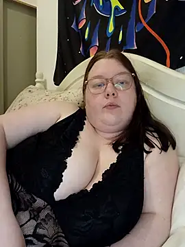 Snapshot of Sexycurvyemilyy chatting on April 2026 09:39:33 PM Sexycurvyemilyy online show from April 2026 09:39:33 PM