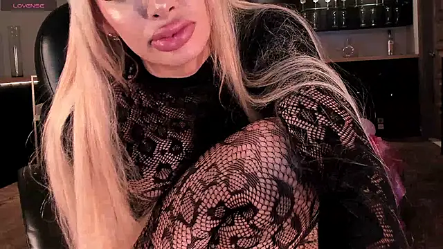 Snapshot of SophiePalmer chatting on February 2025 05:03:02 PM SophiePalmer online show from February 2025 05:03:02 PM