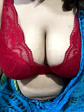 Sexybomb33 online show from October 2025 09:37:02 PM