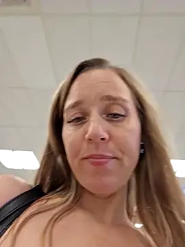 SkyelarSommer online show from January 2026 05:49:02 PM