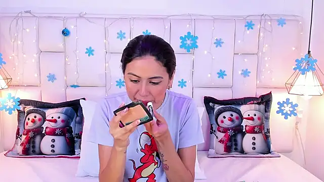 Snapshot of SarahSophia_ chatting on December 2024 11:39:02 AM SarahSophia online show from December 2024 11:39:02 AM