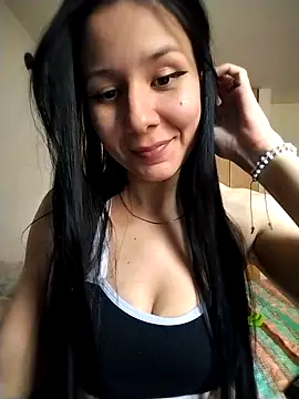 Snapshot of LissaThompsom chatting on September 2025 06:33:02 PM LissaThompsom online show from September 2025 06:33:02 PM