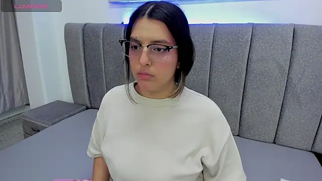 Snapshot of samantha_stan chatting on April 2026 08:14:02 PM samantha stan online show from April 2026 08:14:02 PM