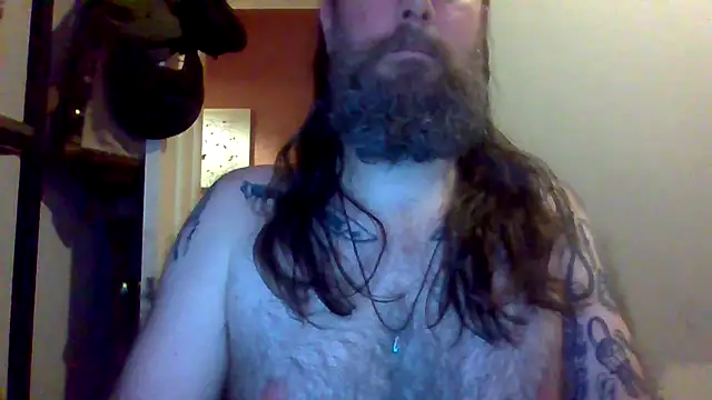 Snapshot of Thrillhouse chatting on December 2025 12:29:01 AM Thrillhouse online show from December 2025 12:29:01 AM