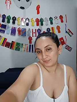 Snapshot of Angeelus2 chatting on June 2026 06:54:02 PM Angeelus2 online show from June 2026 06:54:02 PM