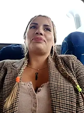 Snapshot of Misscata1106 chatting on February 2026 07:45:01 PM Misscata1106 online show from February 2026 07:45:01 PM