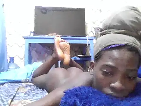 Snapshot of pretty-lolo chatting on February 2025 03:01:01 AM pretty-lolo online show from February 2025 03:01:01 AM