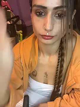 LaPetitechienne1 online show from December 2024 02:37:02 PM
