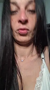 patatinahot87 online show from April 2026 05:00:02 PM