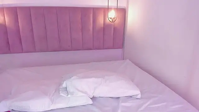 luisah  online show from March 2025 07:42:02 PM