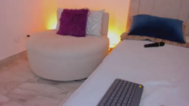 luisah  online show from May 2026 09:20:02 PM